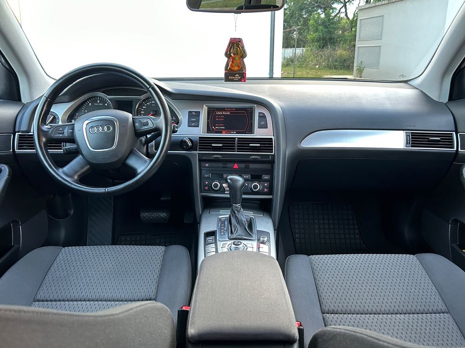 Se vinde audi a6 2.0 TDI 143 cp automatic/navigatie/climatroni/comenzi volan/etc..
