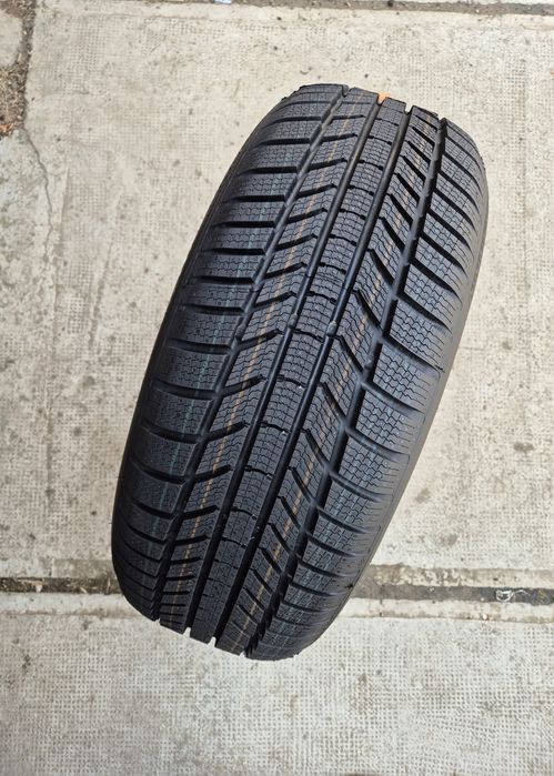 O bucată 215/55 R17 M+S iarnă - una Continental Bridgestone