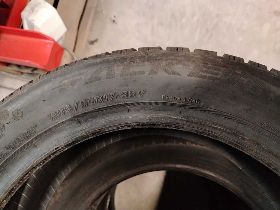 Зимни гуми 205/55/17 Falken