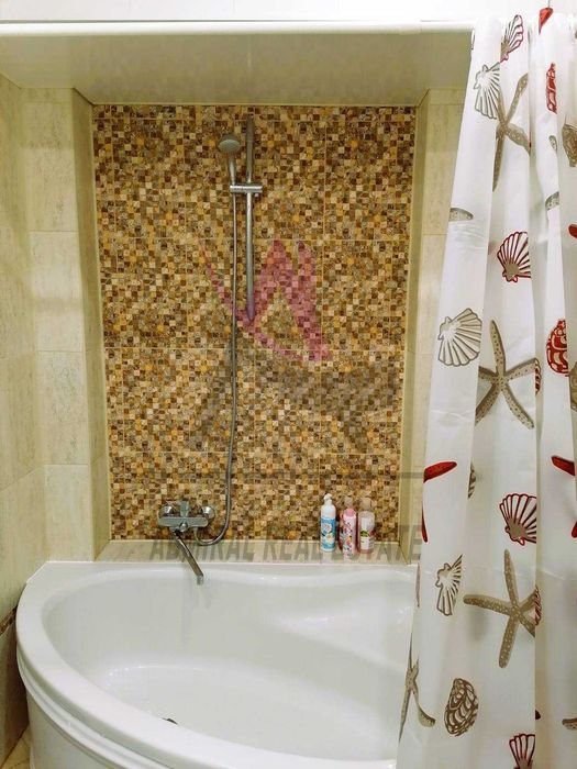 Дава се под наем Тристаен апартамент в Варна, Център - 70 кв.м за 800 € - Снимка #4