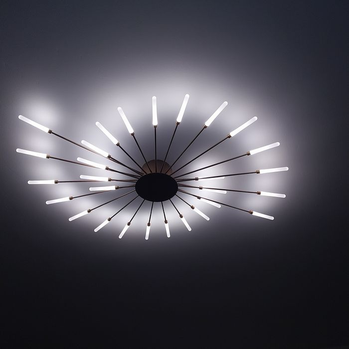 Люстра новая, красивая