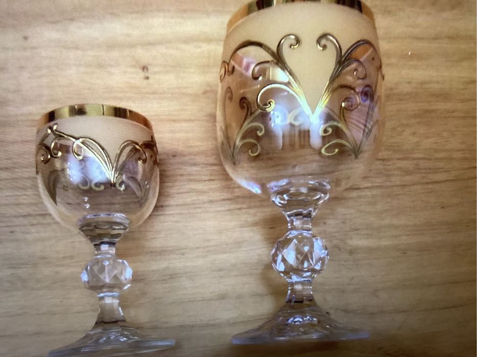 Фужеры, рюмки 3 набора, стопки 2 набора.