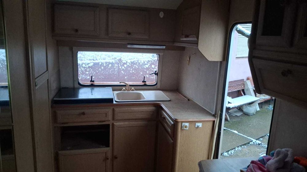 Rulota de 2-3 persoane mobilata si utilata