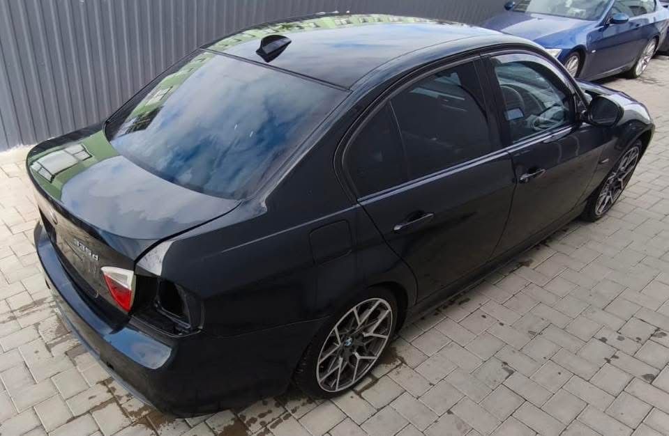 Dezmembrez BMW 320d M Pack E90 LCI an 2011,Recaro,Stopuri Led,Volan M