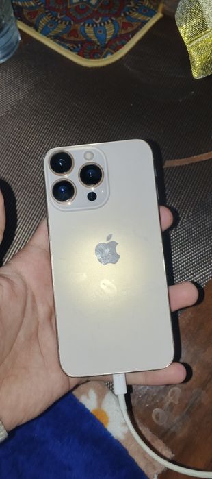 Iphone x 16 pro korpusida holati ideal