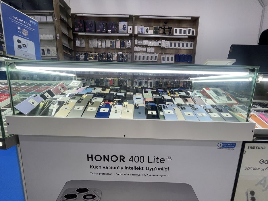 Vitrina malikada telefon qoyib sotilgan