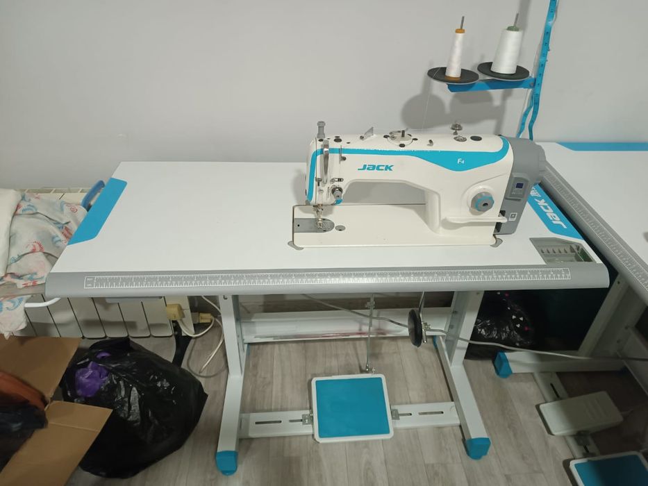 Продаётся швейная машина и оверлок