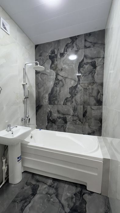 Срочно продаётся на Авиасозлар-2 (1в2/3/4 евро ремонт балкон 1.5х6)