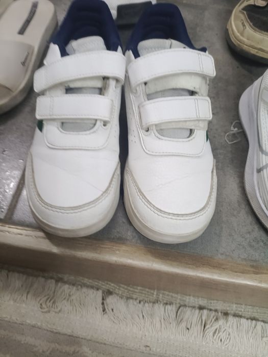 Продам кроссовки Адидас