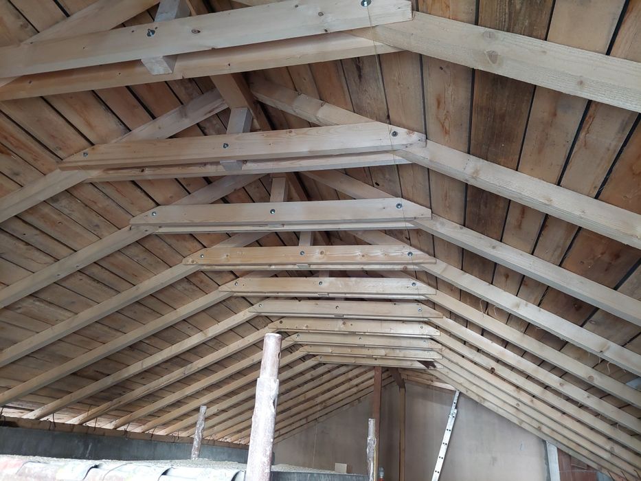 Construcții acoperisuri,dulgheri,mansardari,reparații