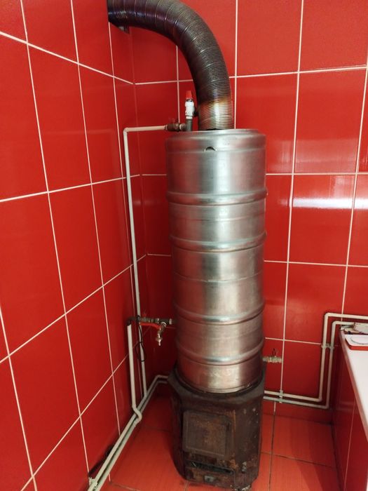 Vând sobă cu boiler