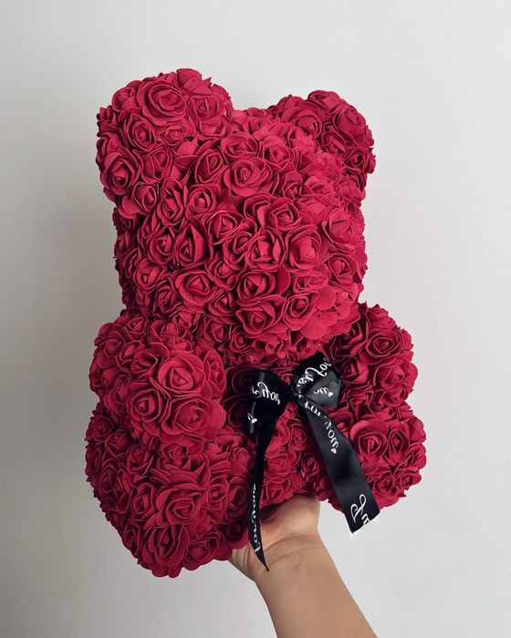 Мече вечни рози