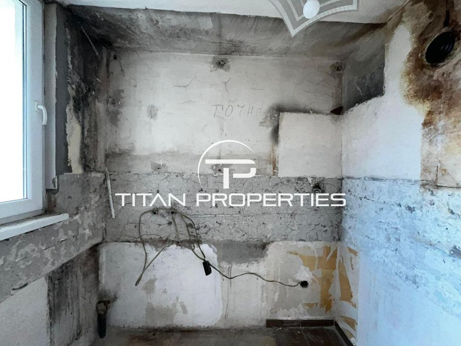 Тристаен апартамент за продажба в кв. Кючук Париж