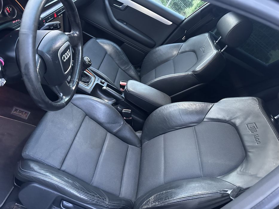 Audi A4.