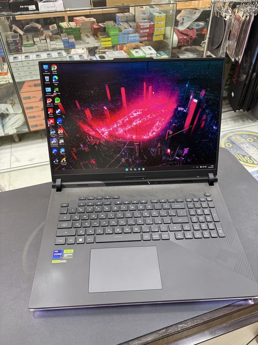 Asus Rog Strix Scar G18