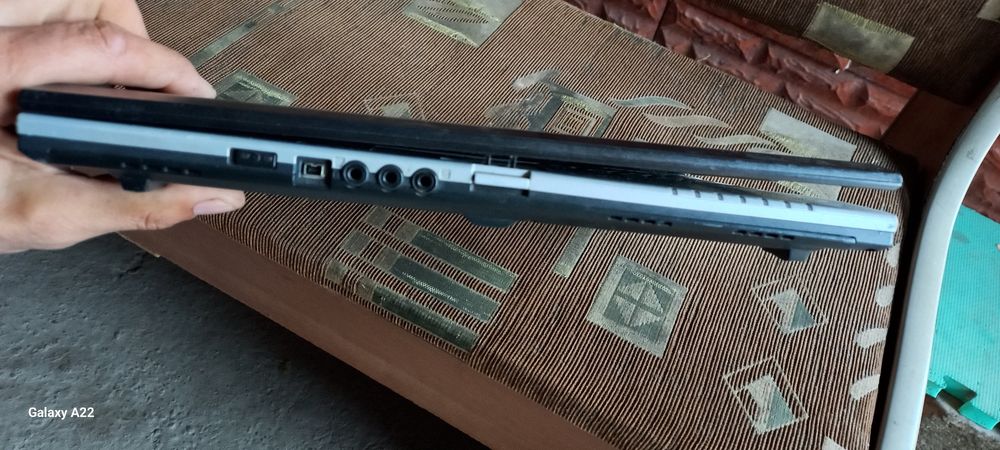 Срочно продам ноутбук фуджитсу