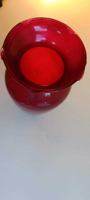 Декоративна стъклена ваза