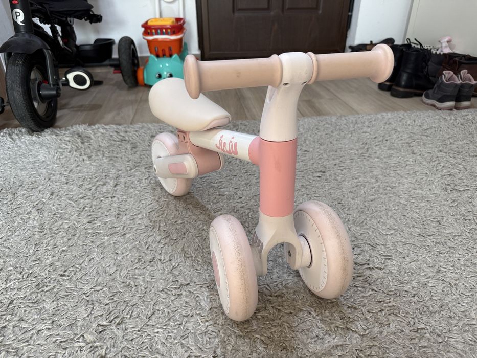 Tricicleta Juju pentru copii