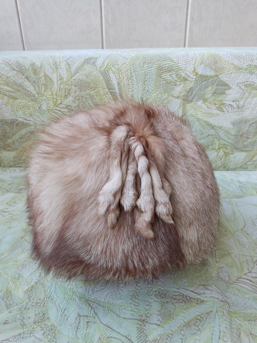 Продам песцовую шапку.