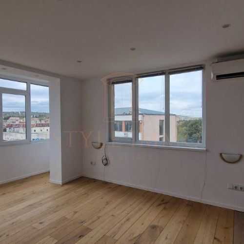 Продава се Тристаен апартамент в Разград, Център - 70 кв.м за 1929 €/кв.м - Снимка #5