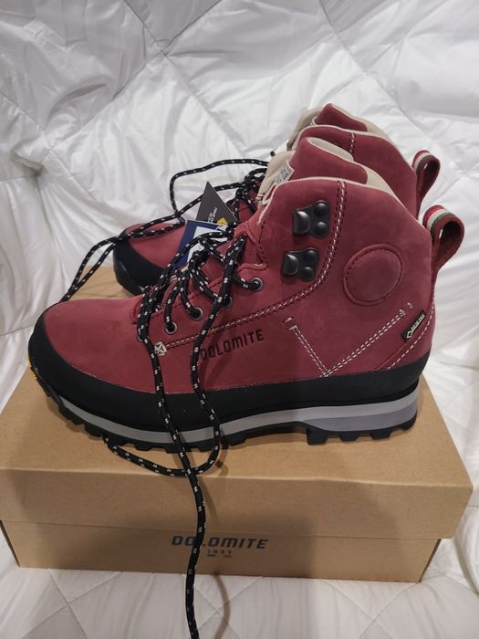 Нови, туристически обувки, Dolomite.