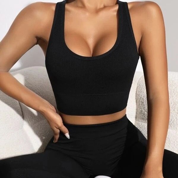 Topuri superbe și Bustiere sexy