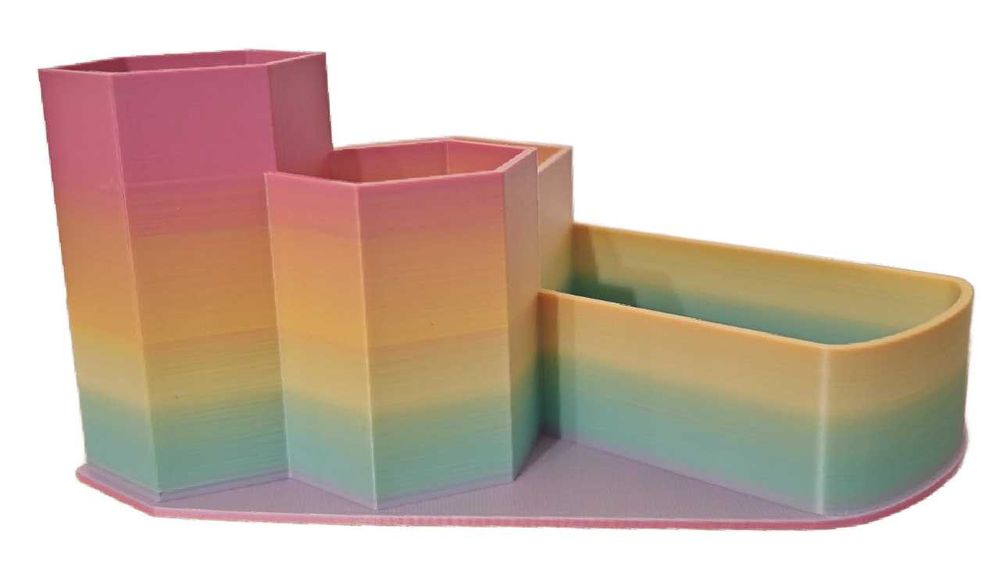 3D принтиран органайзер за бюро с 4 отделения