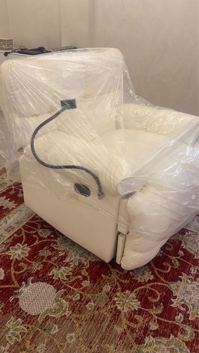 Срочно продам! Кресло-реклайнер, новый релакс в упаковке