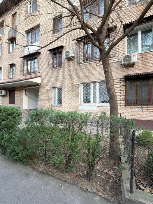 Продается квартира под офис Ц1