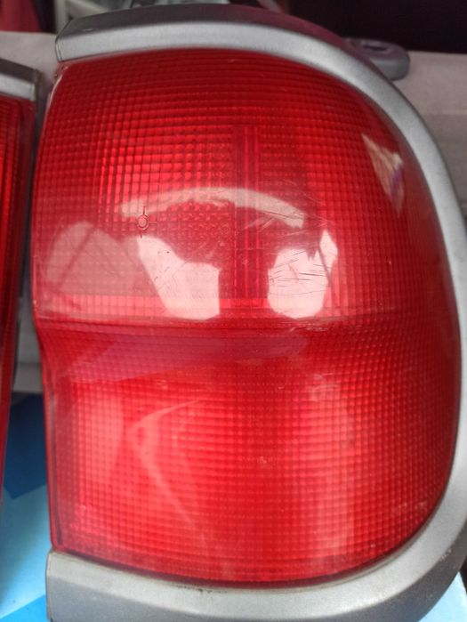 Оригинални стопове нисан терано 2 ляв и десен nissan terrano II