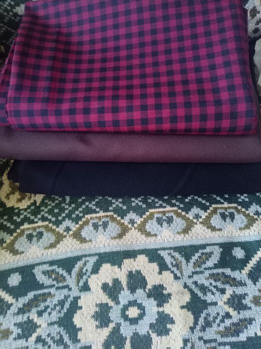 Продам новые отрезки ткани ( три вида)