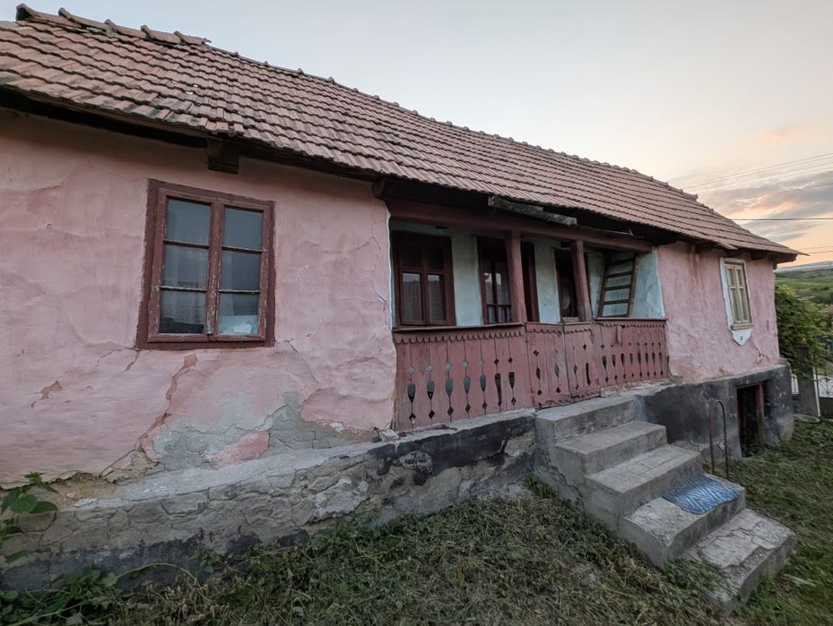 Teren + casă Săndulești, 20 ari, utilități, 74500