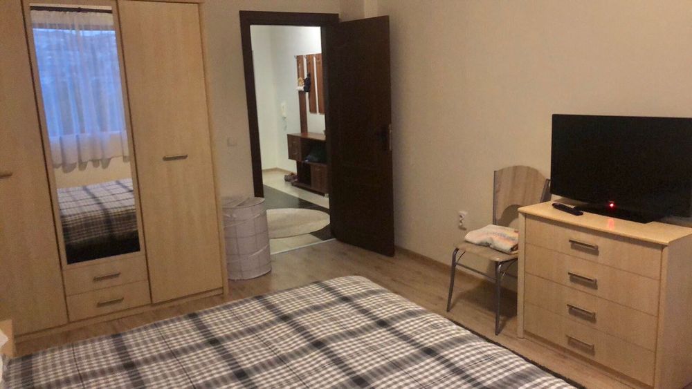 Дава се под наем Двустаен апартамент в Велико Търново, Стара част - 70 кв.м за 357 € - Снимка #2