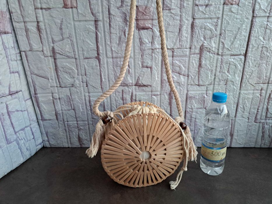 дамска чанта,малка кръгла кошница OYSHO-дървена плетена чантичка