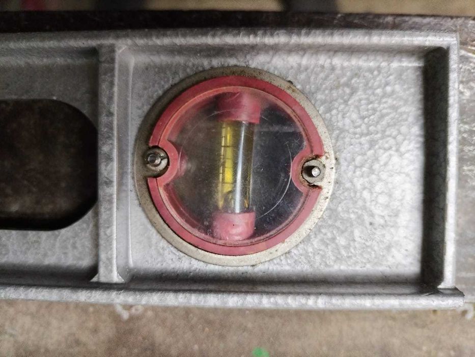 Продам уровень Советский