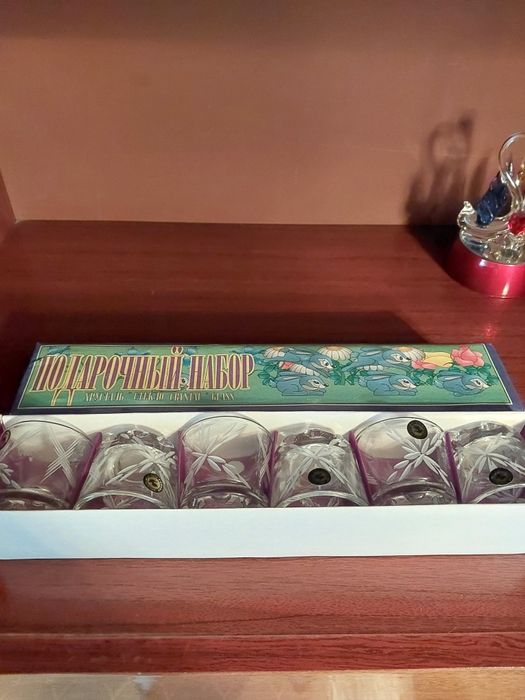 Сахарницы, стаканы разные