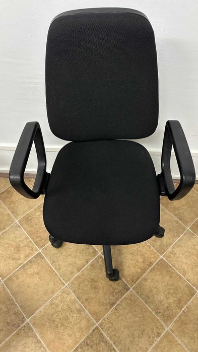 Scaun birou ergonomic, negru, reglabil - stare excelentă