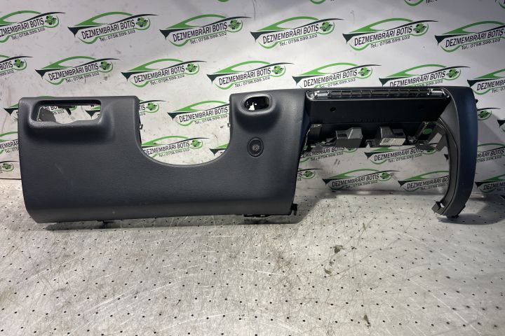 Plansa bord inferioara Mercedes-Benz GLE prima generatie (C167)