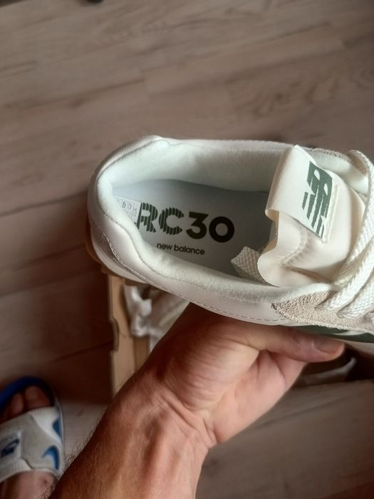Adidași New Balance RC30