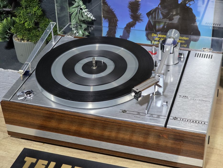 Pick-up TELEFUNKEN w-250,acusta stereo high-fidelity,  vintage impecabil,  full automatic ,shure m75mb