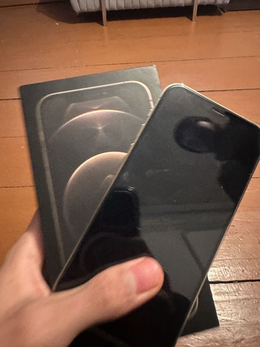 Продам iphone 12 pro