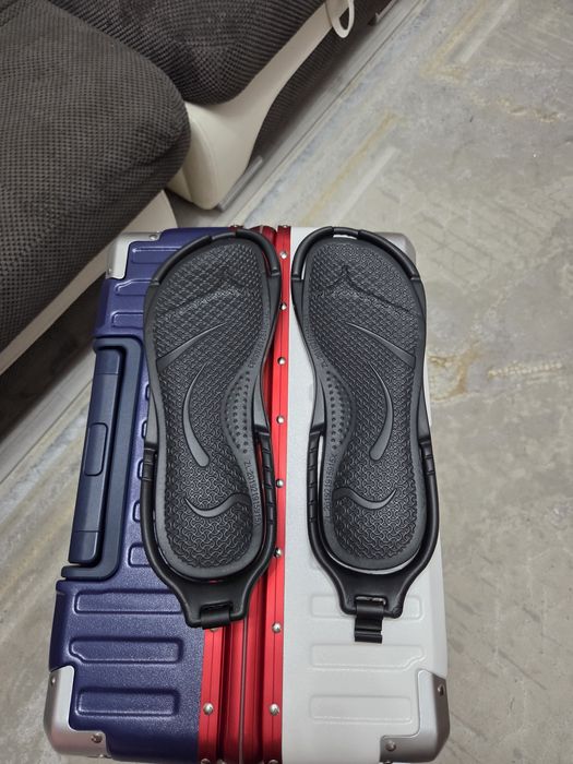 Чемодан, Сумка, Дорожная Чемодан  + Тапки