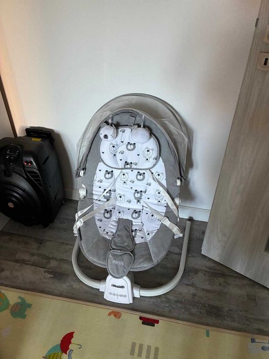 Vand patut , saltea patut plus toate accesorile patutului balansoar electric , turn de invatare