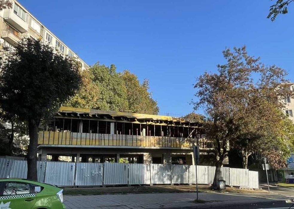 Продава се Тристаен апартамент в Бургас, Сарафово - 114 кв.м за 1936 €/кв.м - Снимка #8