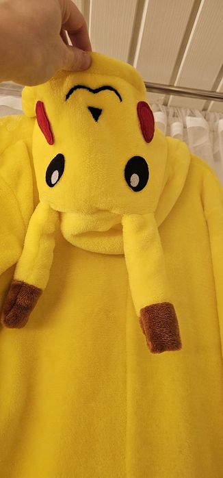 Costum pikachiu marimea M