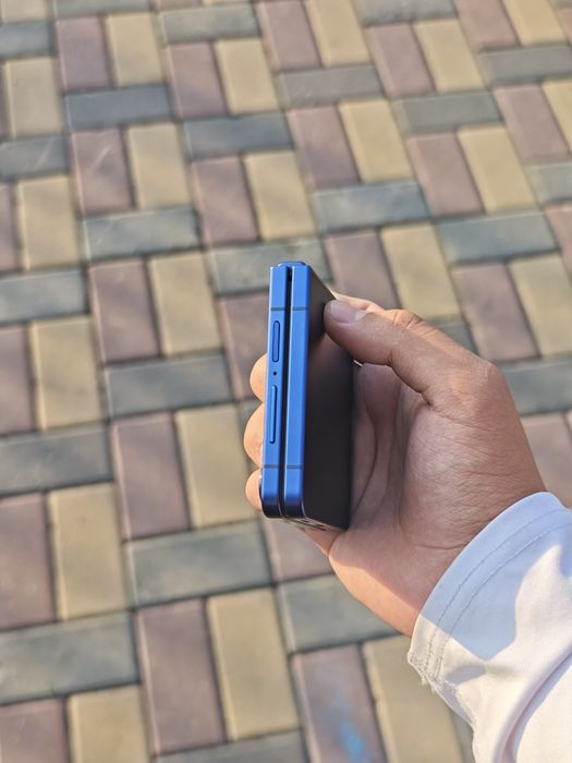 Samsung flip 7 blue