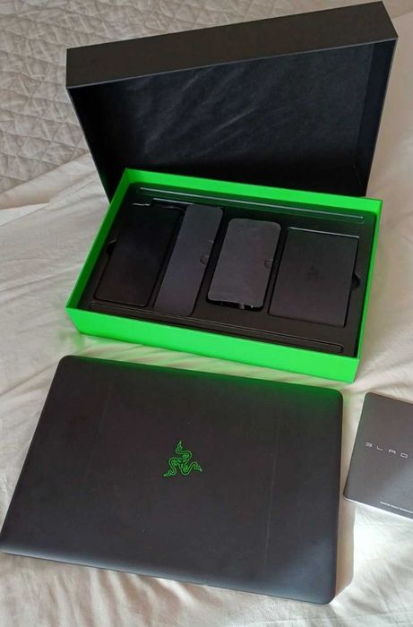 Razer Blade Pro 17.3 4K IGZO/Core i7-7820HK/GTX 1080 8GB/32GB RAM/1TB