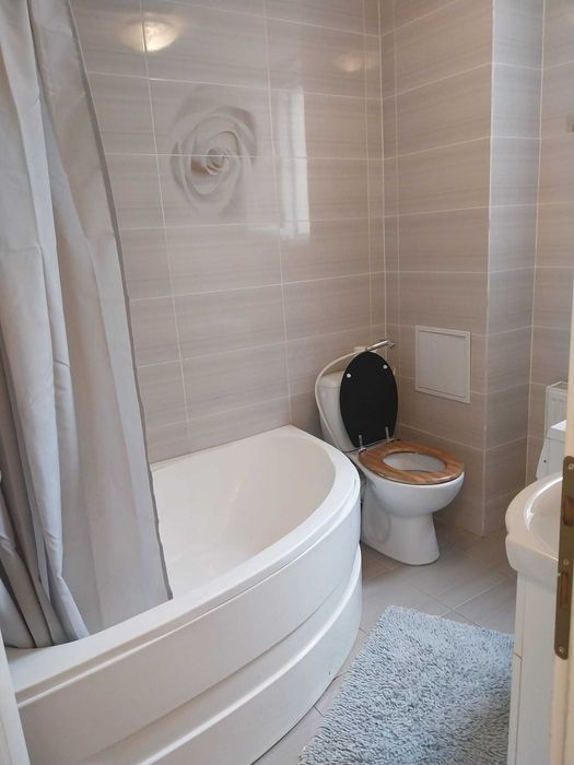 Iinchiriez apartament 2 camere zona Spital Pascanu