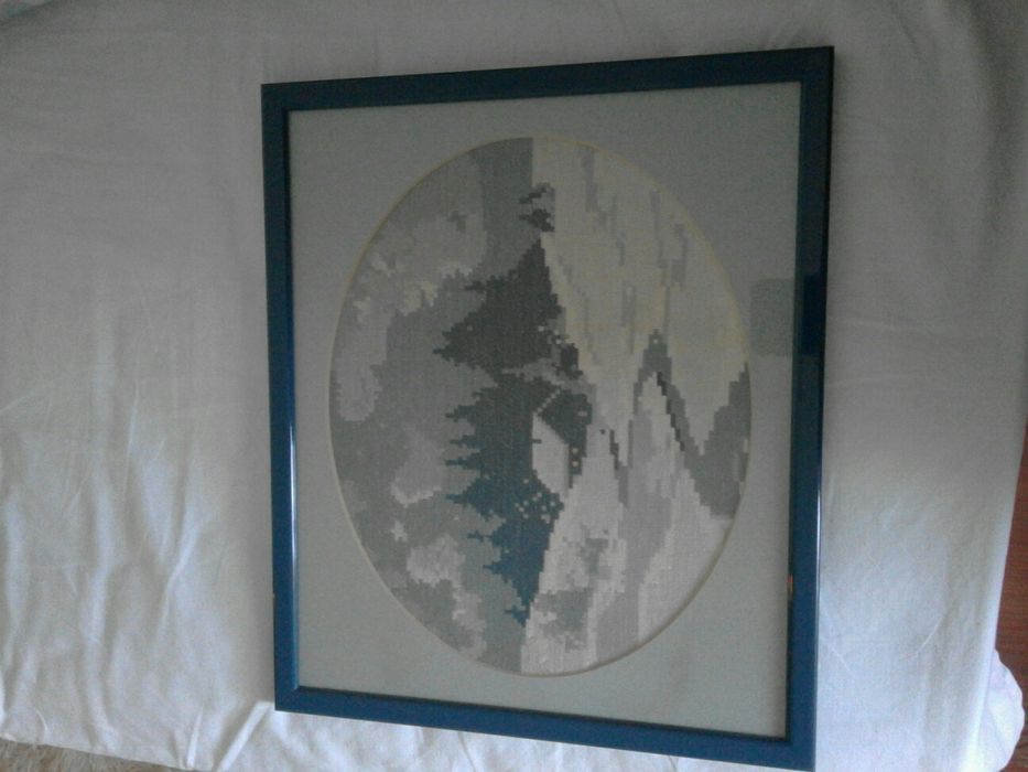 Продавам гоблени, с ДМС конци, качествени, с елегантни рамки