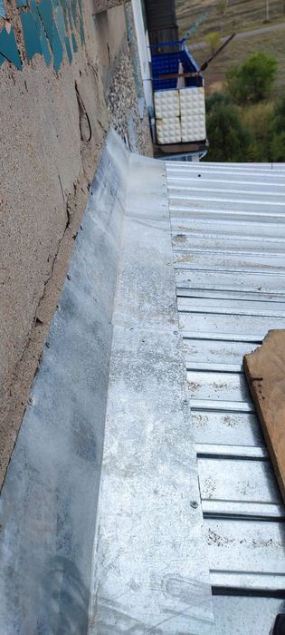 Высотные работы. Альпинисты.